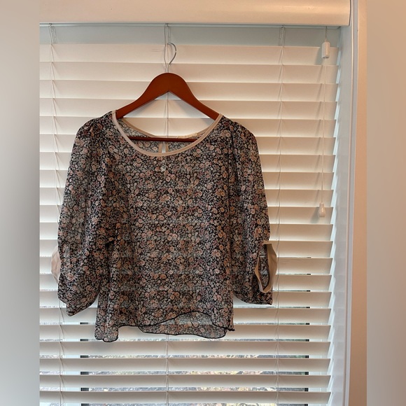 Half Sleeve Flowered Blouse - Picture 2 of 6